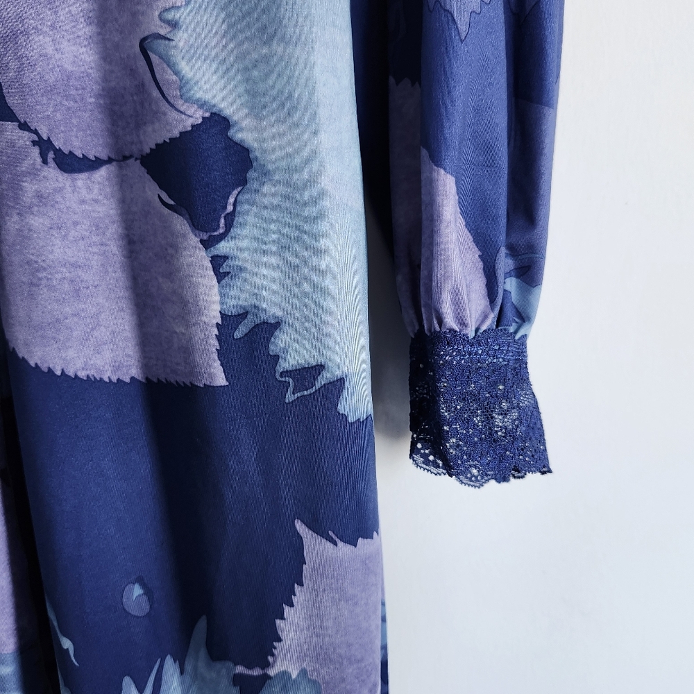 La Vie En Rose Small Kimono Lace Cuffs, Belt Light Blue Lavender Blue Satin Feel